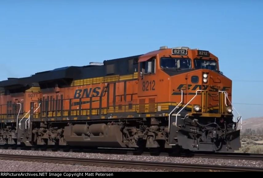 BNSF 8212